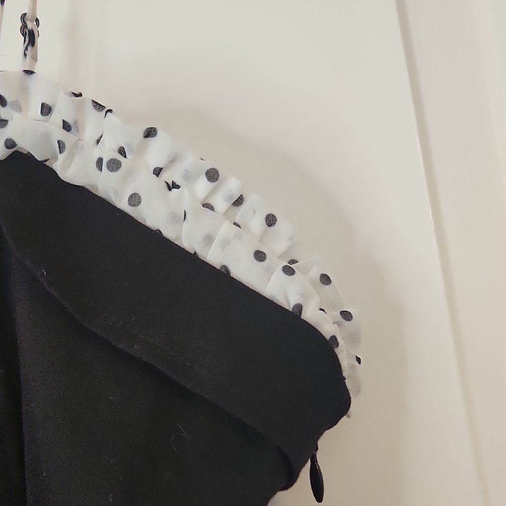 Elegant Black and White Women's Dress - Picture 8 of 16